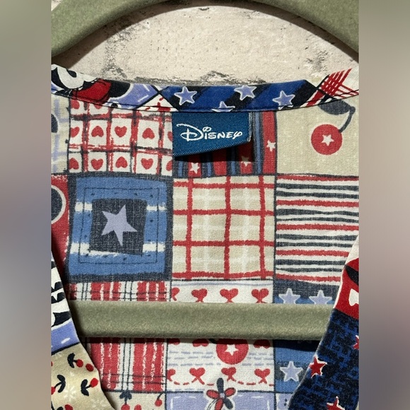 Disney Mickey and Minnie Mouse Red White and Blue Scrub Top Size Medium (M) - Picture 3 of 3